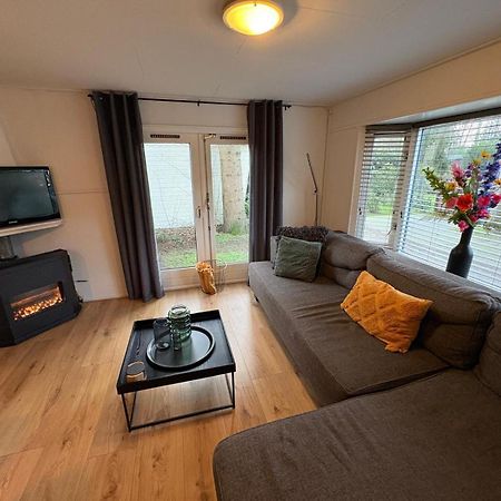 Heerlijk Chalet Midden In De Natuur Putten Eksteriør billede