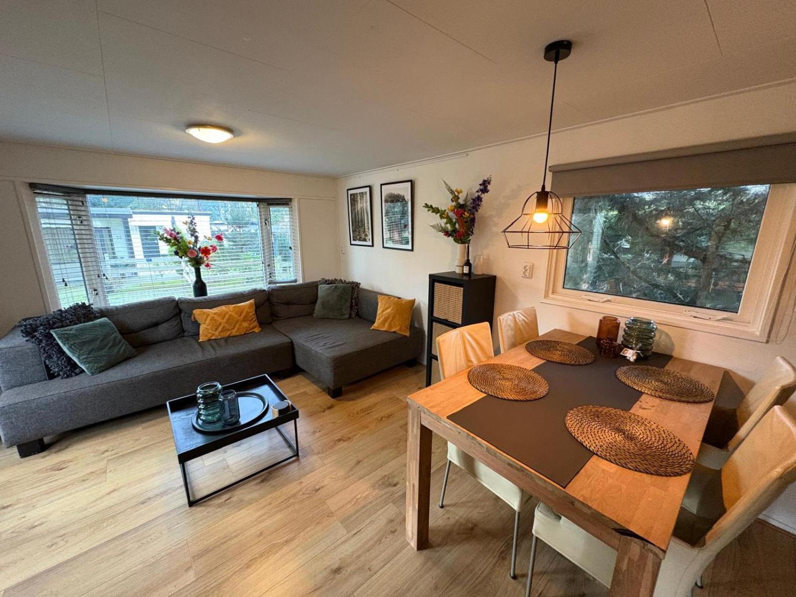 Heerlijk Chalet Midden In De Natuur Putten Eksteriør billede